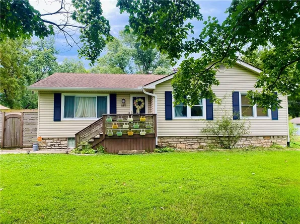11811 E 53rd St, Kansas City, MO 64133