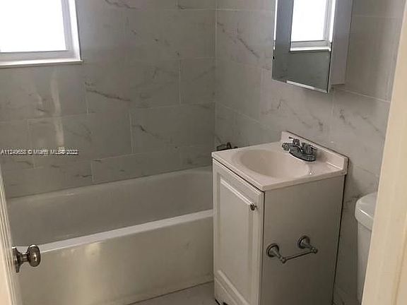 4th image of 4280 NE 16th Ave #0