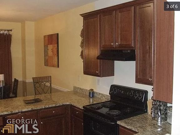 3rd image of 6175 Thorncrest Dr