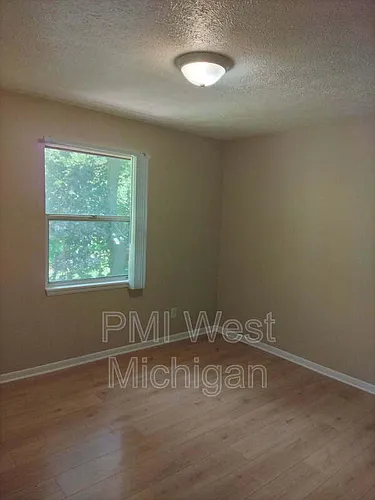 4258 Bond Ave #4 Photo 1 4258 Bond Ave #4 Photo 1