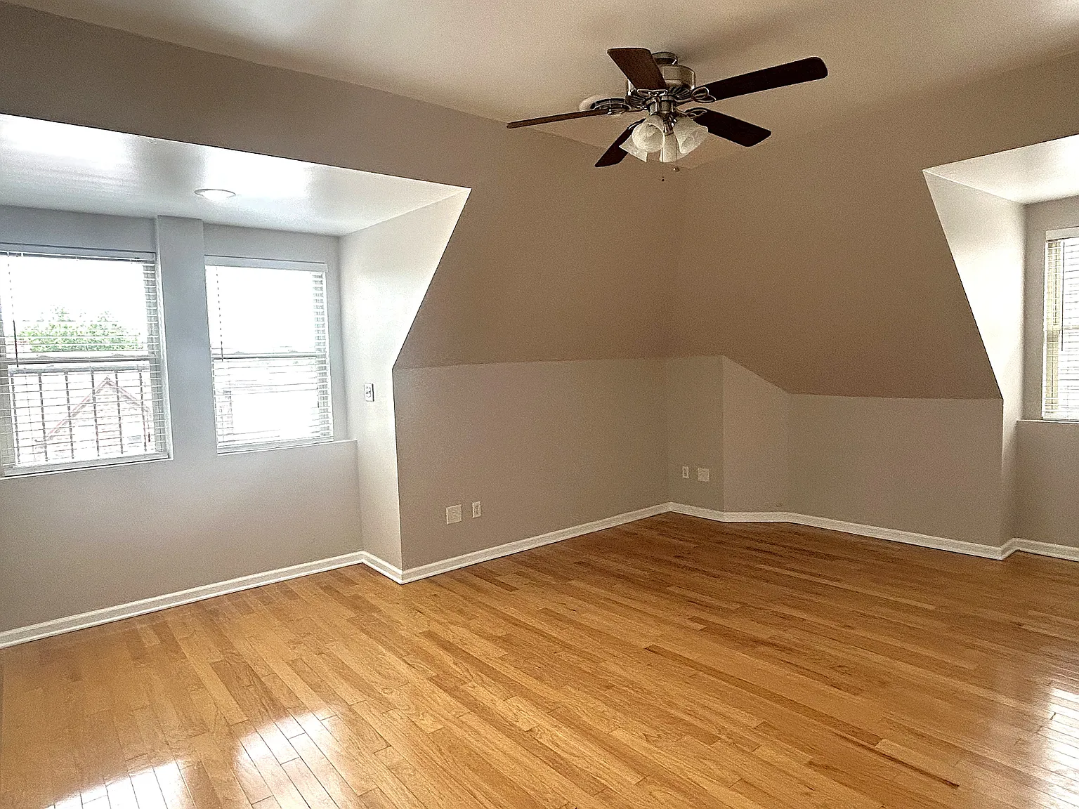2 bed, 1500 sqft, $2,495 — Photo 4