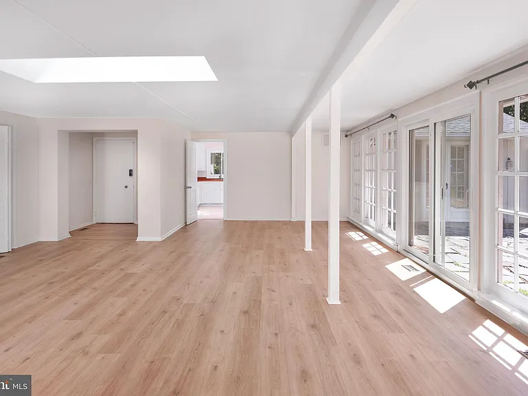 68 Mountain Ave — Photo 4