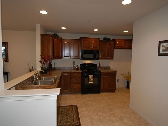 Siimilar home-actual kit has stainless steel appliances