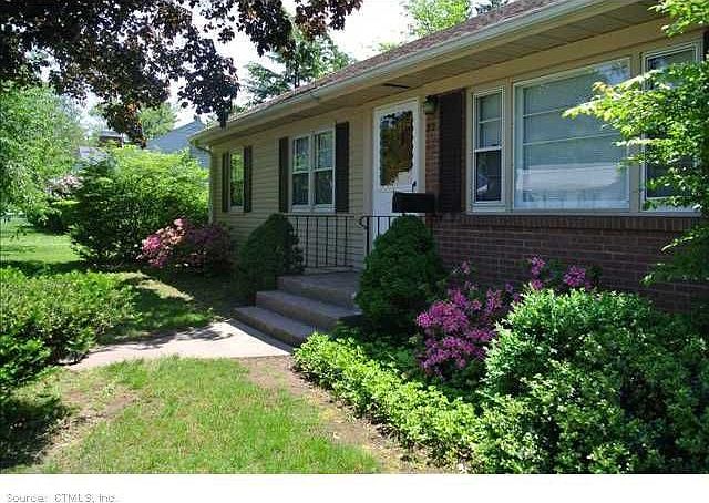 1st image of 22 Sherwood Cir