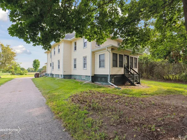 47105 Bemis Rd, Belleville, MI 48111