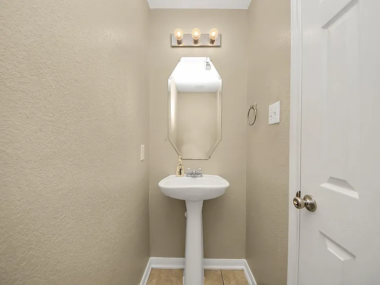 15202 Lynford Crest Dr — Photo 39