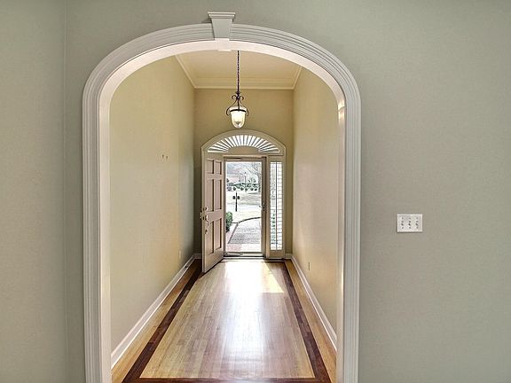 5th image of 1748 Higginson Sq