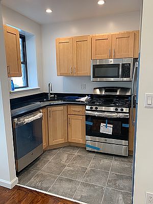 4th image of 271 W 144th St APT 3A