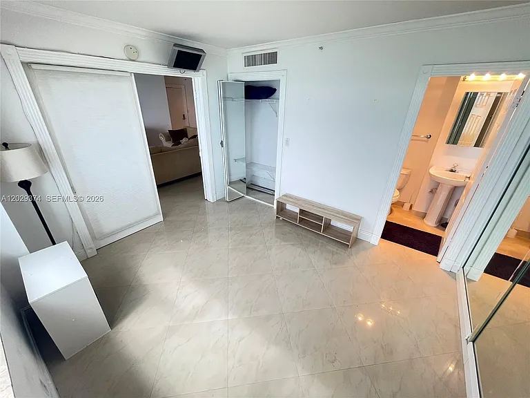 9195 Collins Ave #1001 — Photo 16
