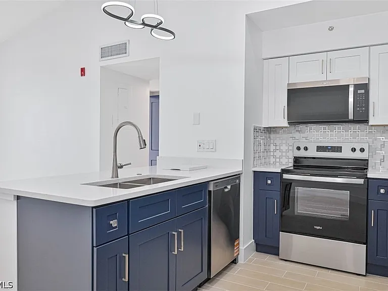 13521 Eagle Ridge Dr #136 — Photo 7