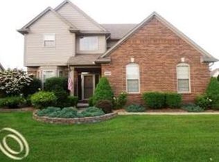 38652 Hampton Ct, Harrison Township, MI 48045