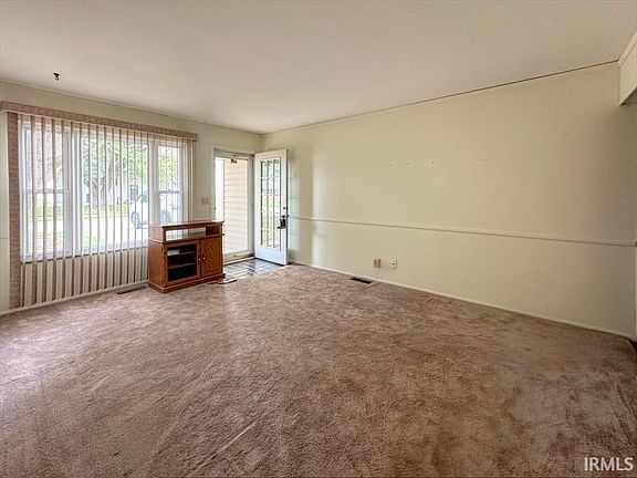 3rd image of 1609 Oakhill Rd