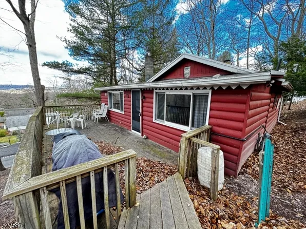 41 Lyons Rd, Jefferson Twp., NJ 07438