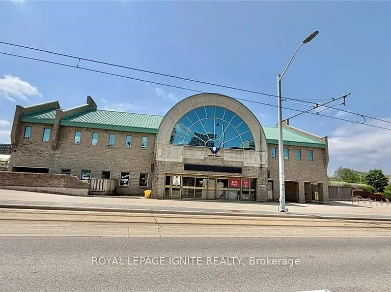 1 Victoria St S #1712 — Photo 23