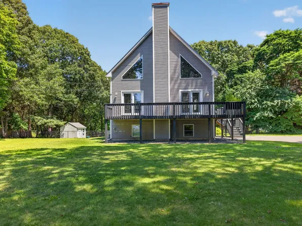 9 Broadview Ave, Berkley, MA 02779