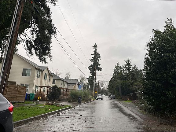5th image of 9406 N Macrum Ave
