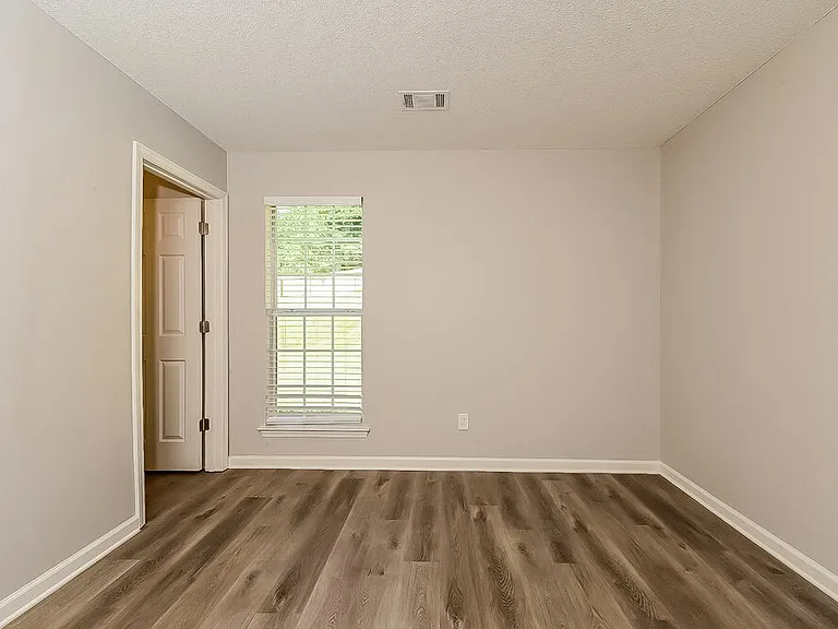 5567 Katherine Village Dr — Photo 14