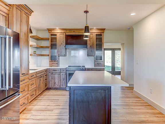 5th image of 717 Fowlersville Rd