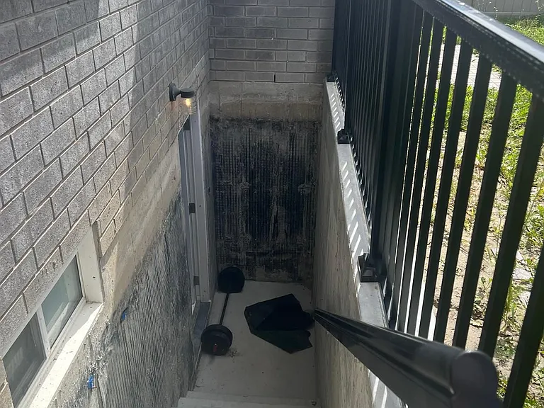 89 Forest Edge Cres #BASEMENT — Photo 2