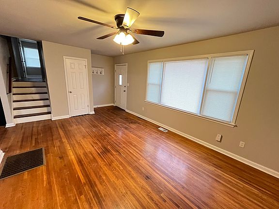 3rd image of 4708 Dahlia Dr NW