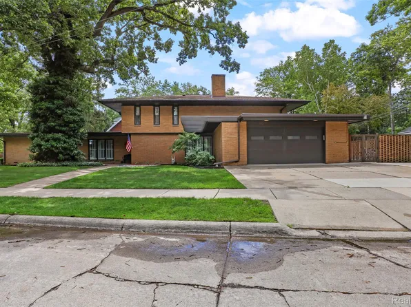 1427 Vinsetta Blvd, Royal Oak, MI 48067