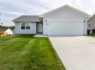 10 Misty Ln, Bloomington, IL 61705