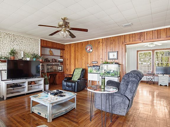 3rd image of 304 Allen Ave