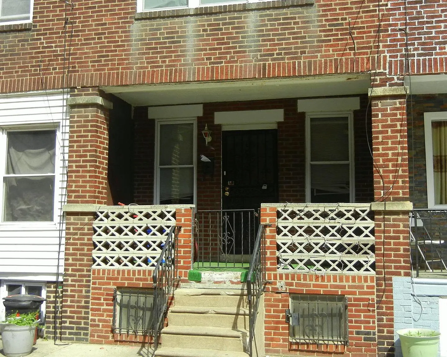 3 bed, 1.5 bath, 1081 sqft, $1,495 — Photo 1