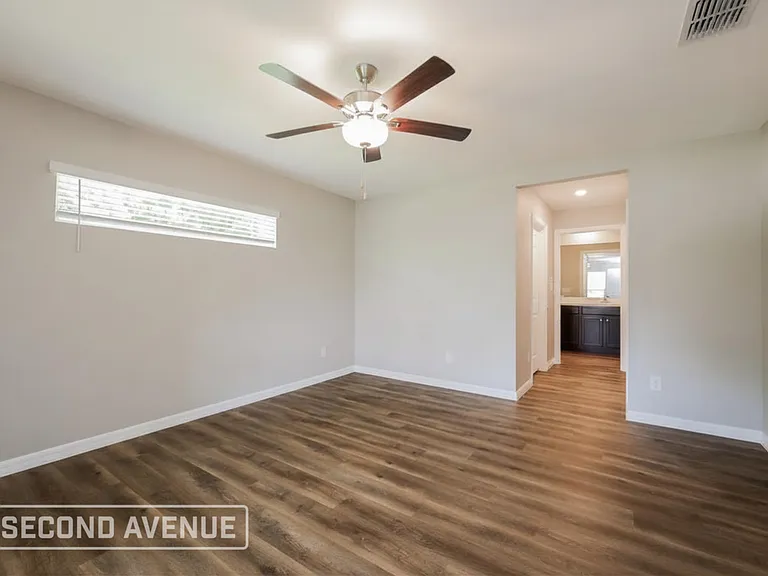 17124 Johns Ave — Photo 11