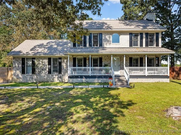 111 Greentree Dr, Raeford, NC 28376