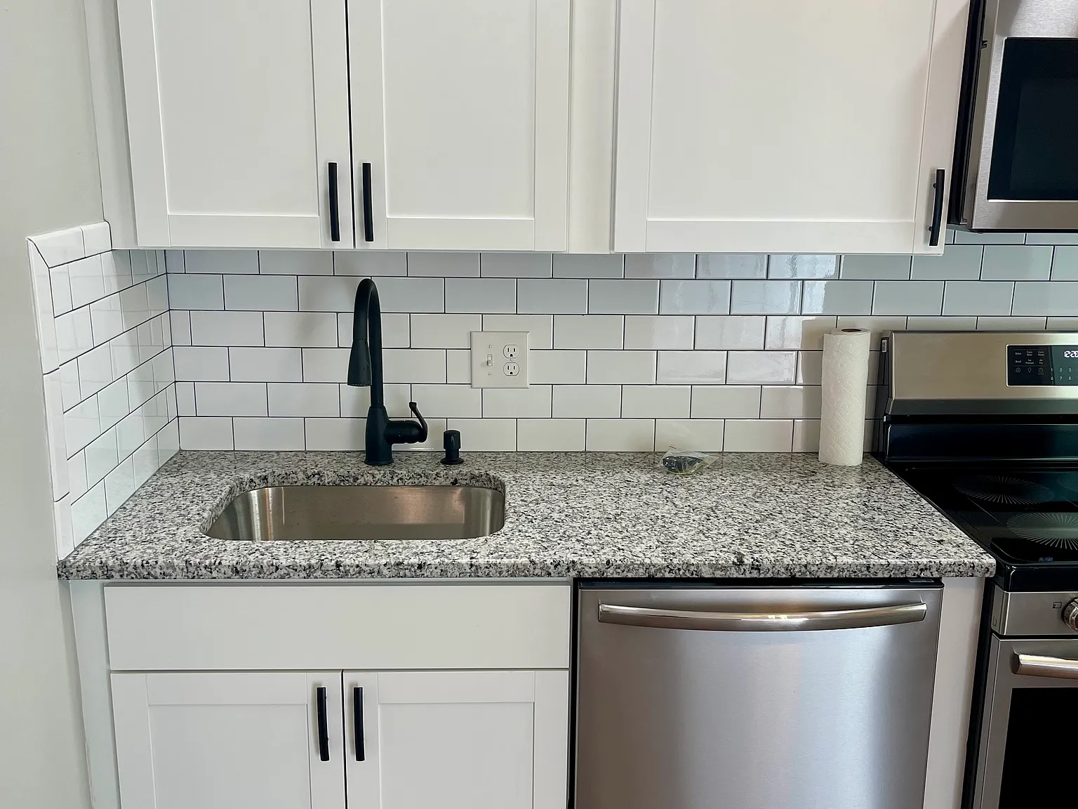 2 bed, 600 sqft, $1,400 — Photo 3
