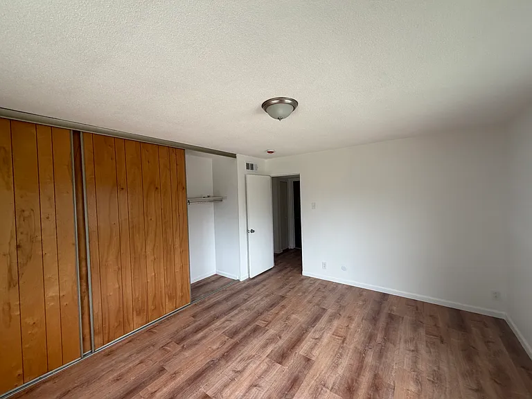30 Cathcart Dr #C — Photo 6