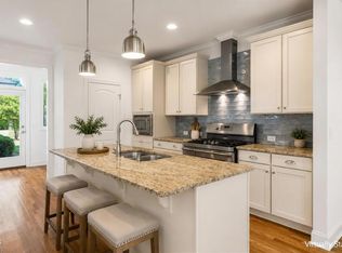 22 Treywood Ln, Chapel Hill, NC 27516