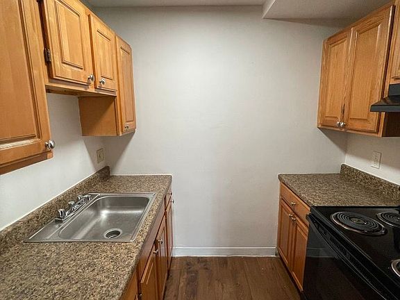 5th image of 731 River St APT 22