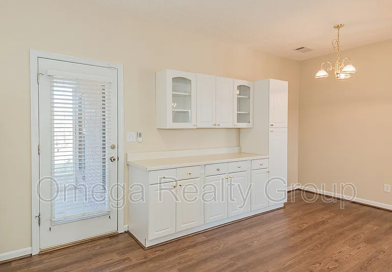 521 McGregor Ct — Photo 19
