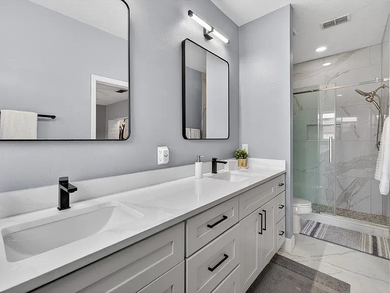 1121 Charming St — Photo 28