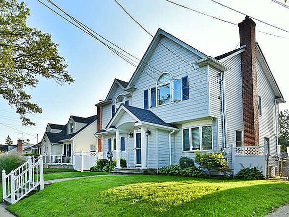 2nd image of 453 Leonard Blvd