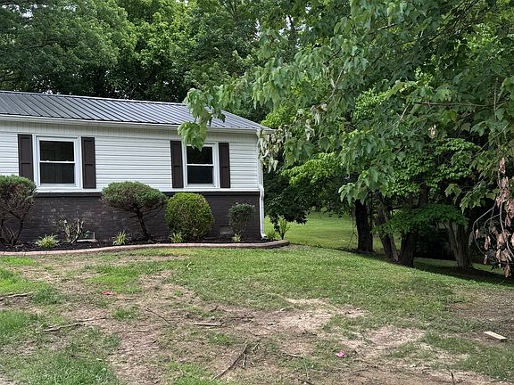 2nd image of 135 Hunter Ave