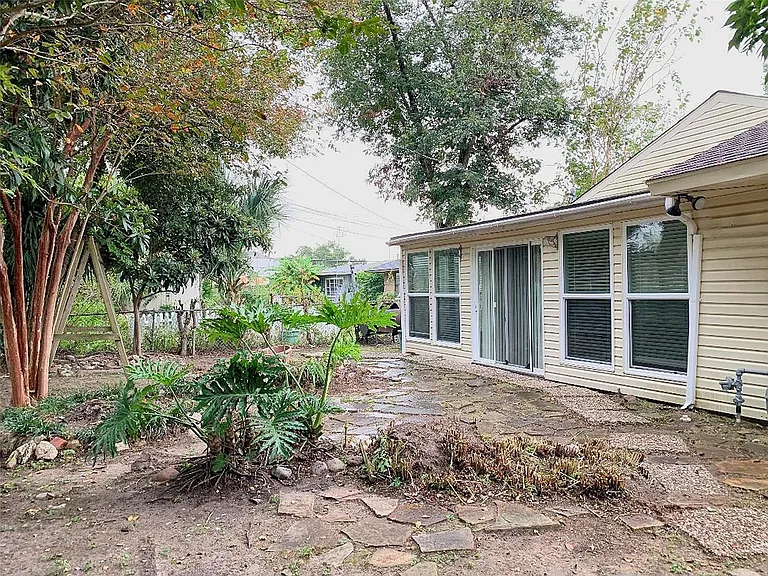 3210 Cloverdale St — Photo 33