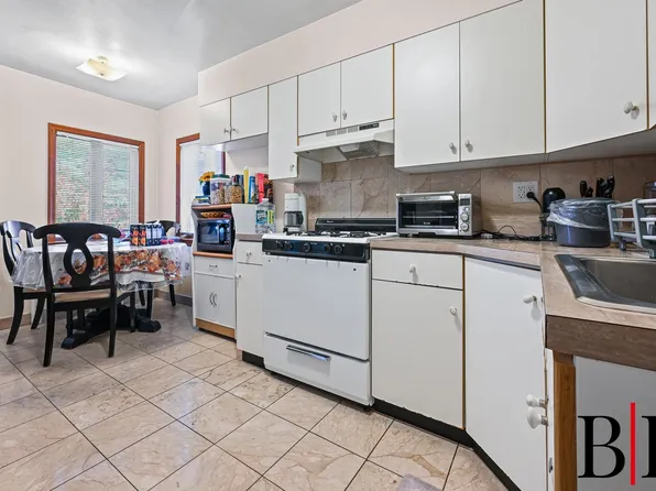 2401 East 63rd Street image 12 of 16