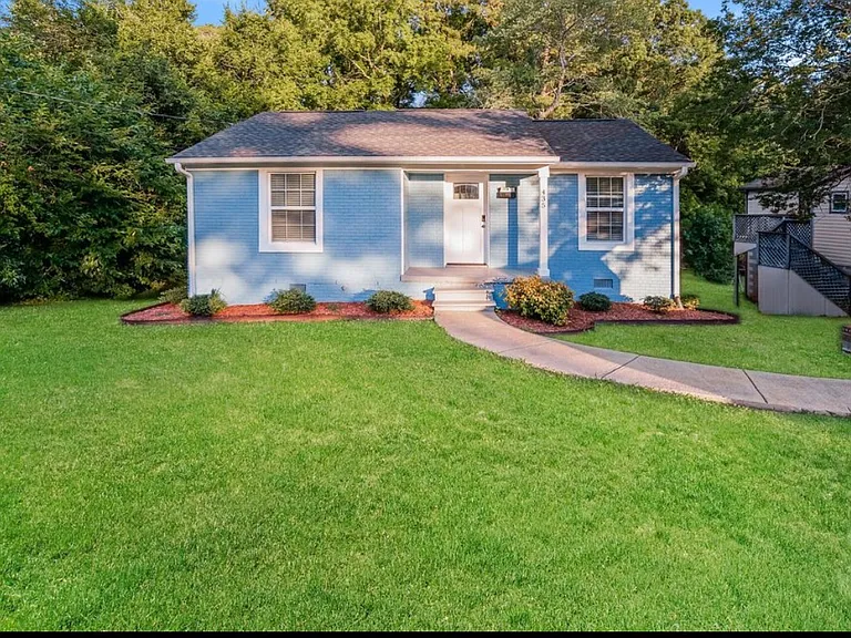 435 Lansing St — Photo 2