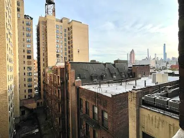 2350 Broadway image 10 of 12