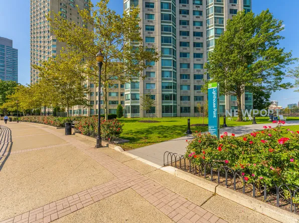 31 River Court image 19 of 24