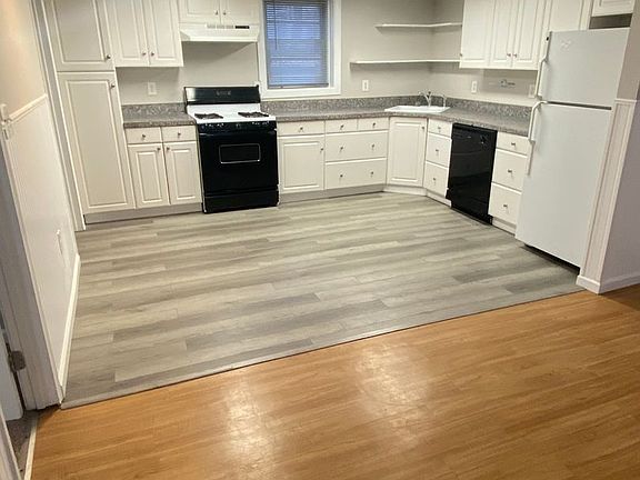 3rd image of 2206 Lewis Ave