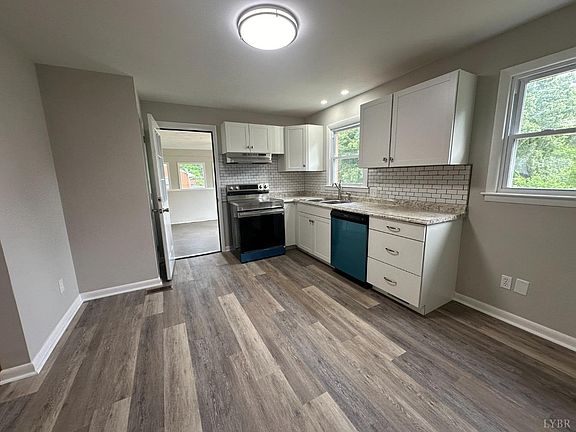 3rd image of 221 Laurel Dr