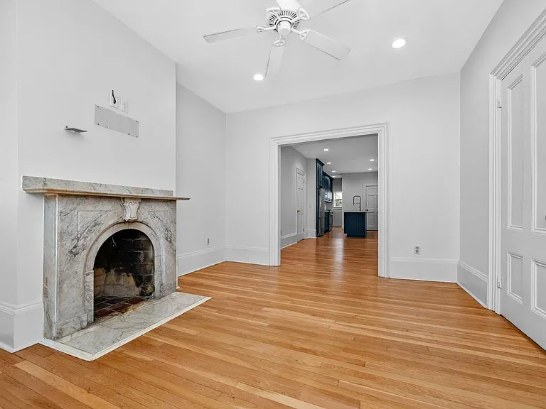 271 Bunker Hill St #1 — Photo 4