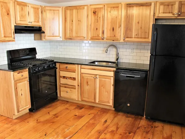 31 Frederic St APT 3, Portland, ME 04102