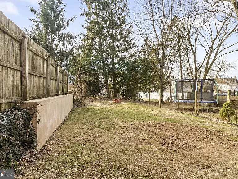 148 Walnut St #2 — Photo 2