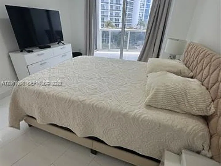 18201 Collins Ave #CU-608 — Photo 6