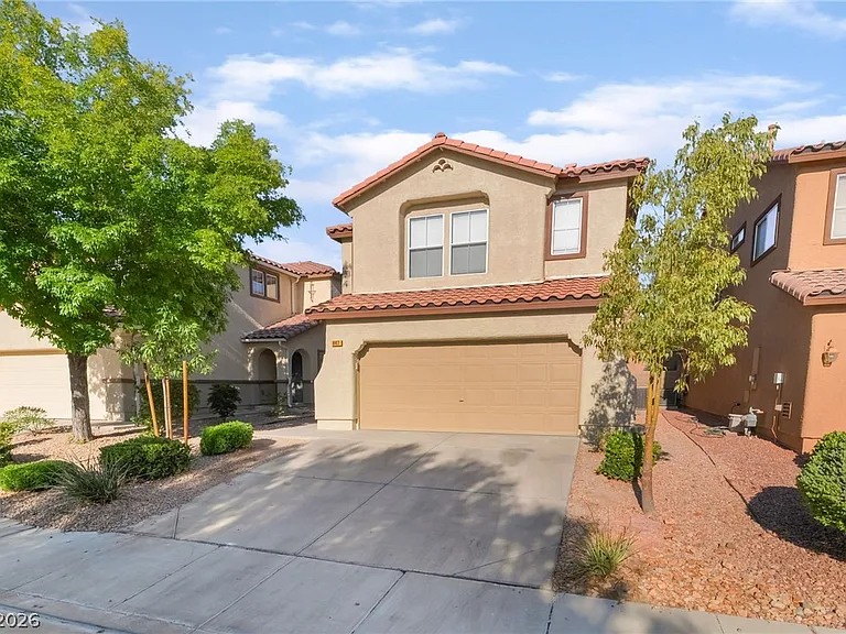 647 Moonlight Stroll St — Photo 2